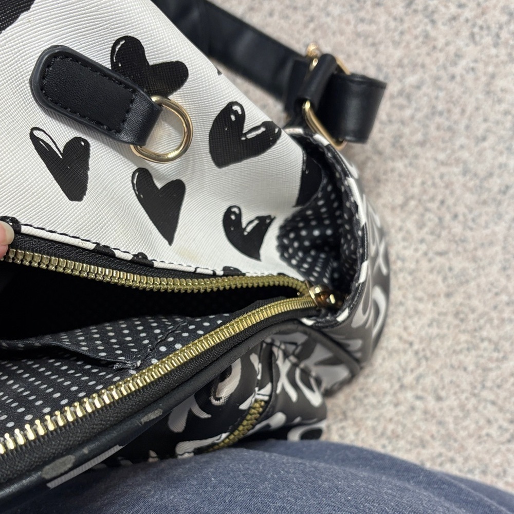 Chic XO Heart Pattern Backpack - Picture 5 of 9